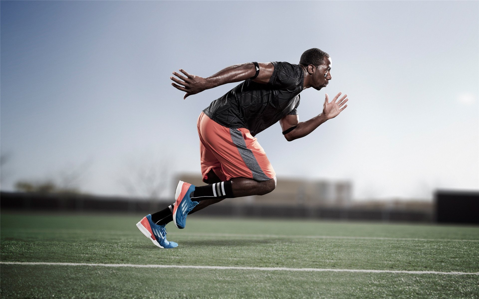 俱乐部青训选拔日活动吸引众多有潜力少年参与,足球青训俱乐部招生宣传